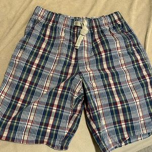Men’s Sonoma plaid shorts MED. 32” waist. NWOT. Elastic waist w/drawstring.